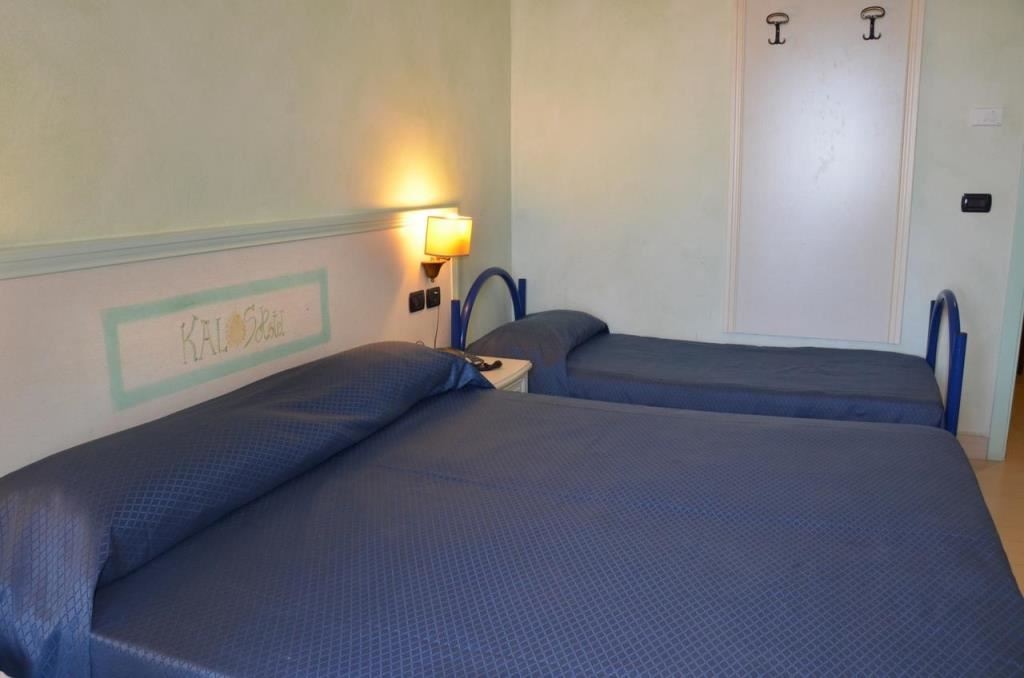 rooms-sea-view-room-with-balcony