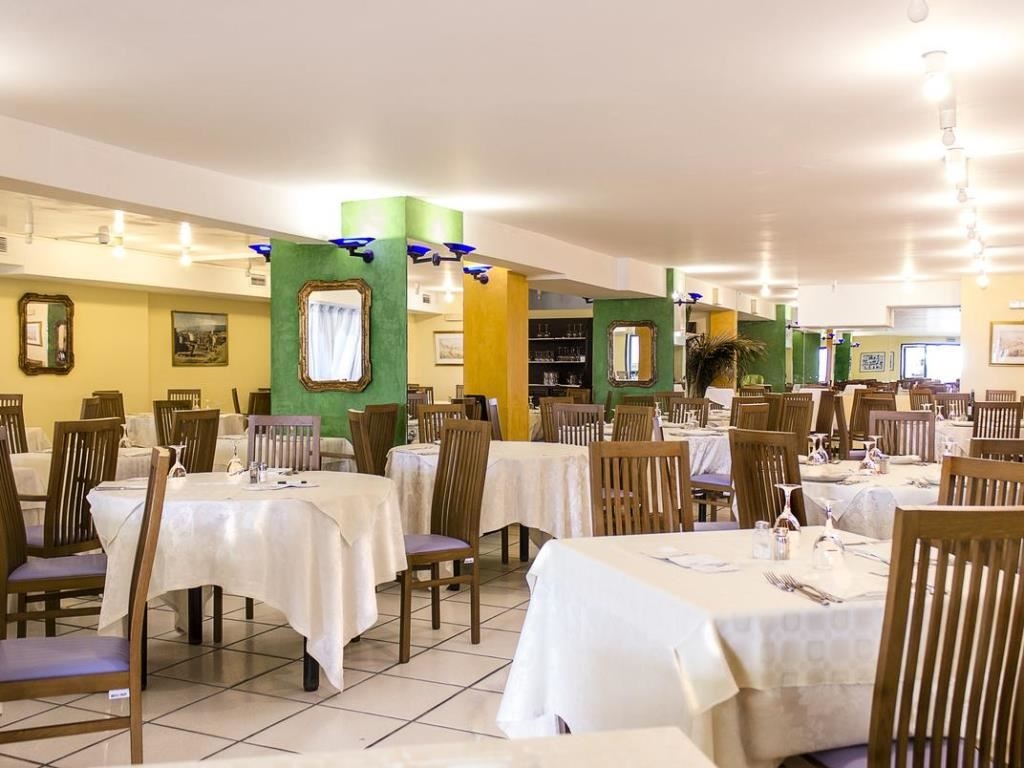 restaurants-restaurant