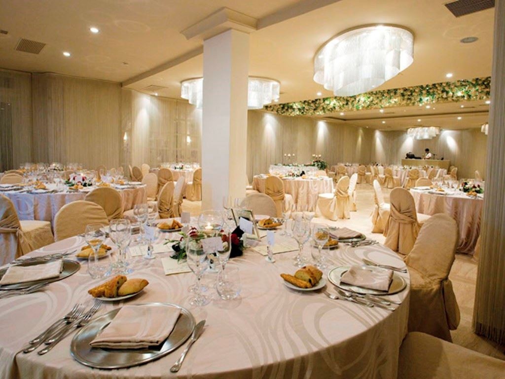 restaurants-restaurant