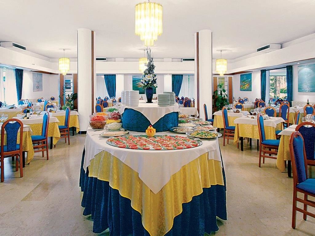 restaurants-restaurant