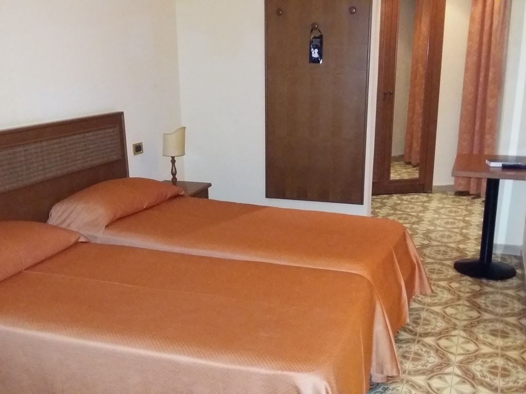 rooms-standard-room-garden-view-single-use