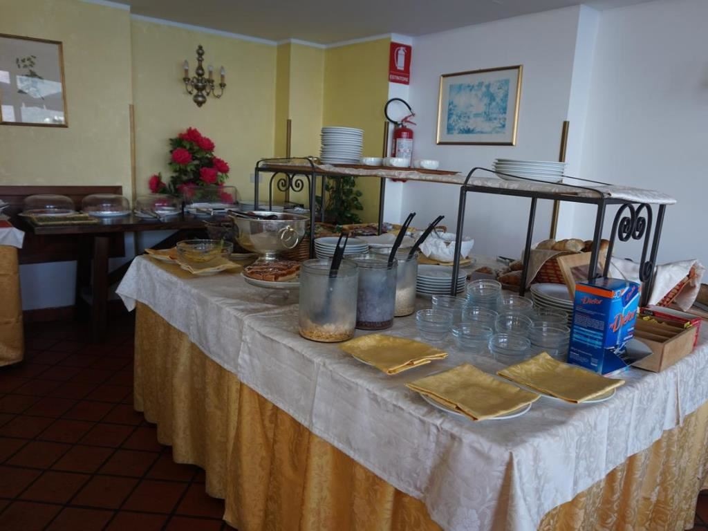 restaurants-restaurant