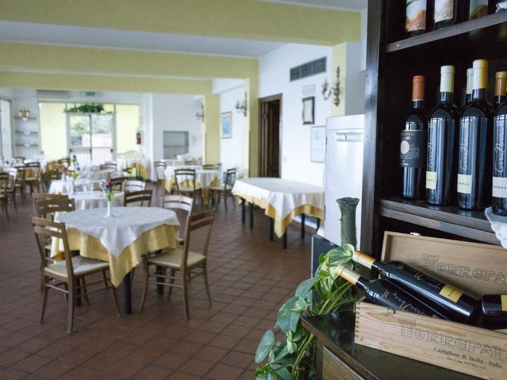 restaurants-restaurant