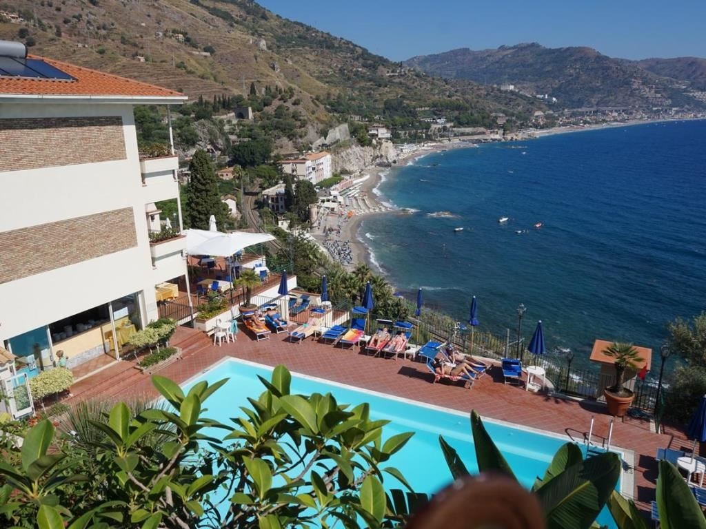 pools-outdoor-pool