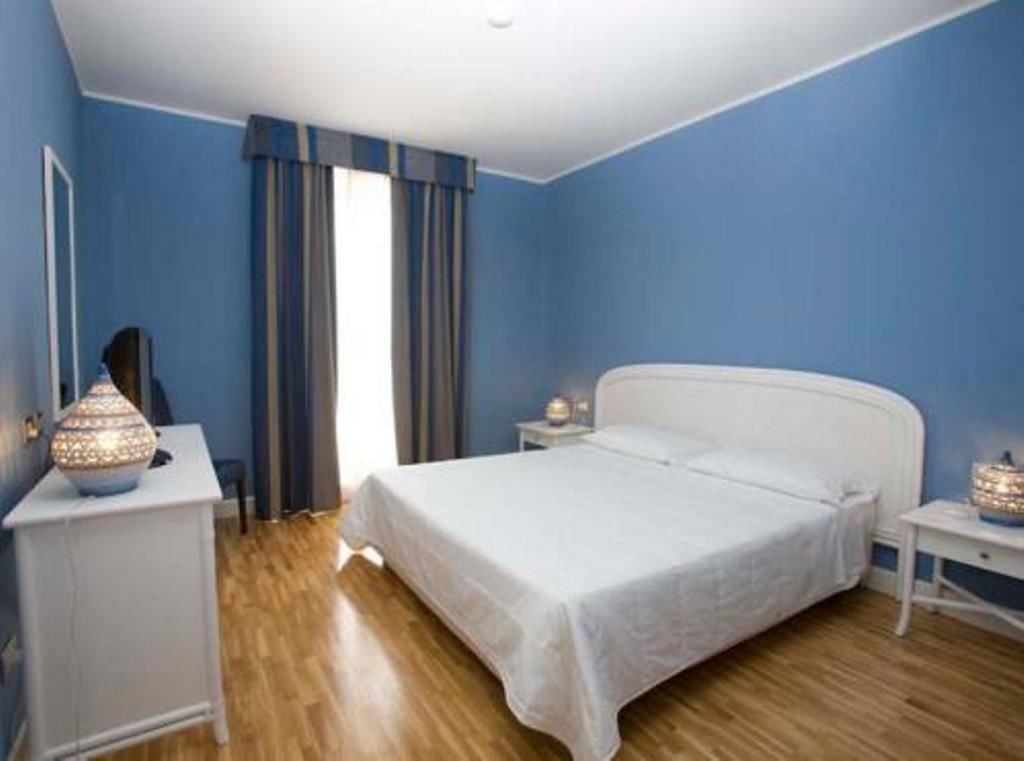 rooms-classic-room-with-balcony