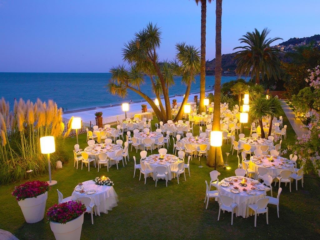 restaurants-restaurant