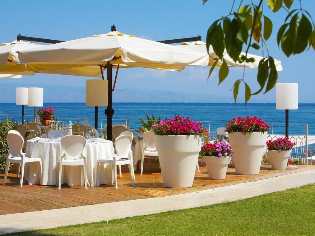 restaurants-restaurant