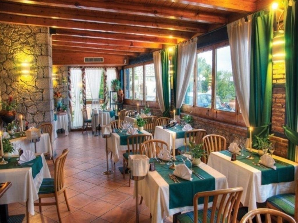 restaurants-restaurant