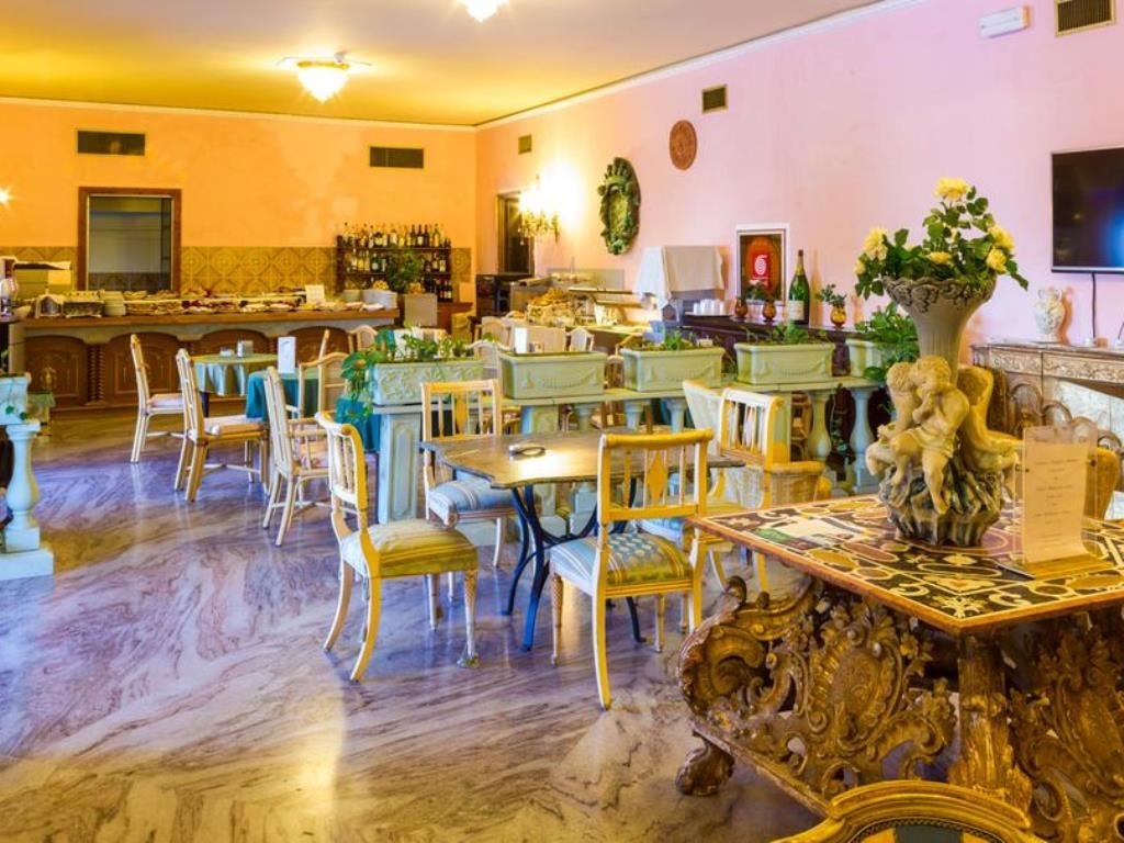 restaurants-restaurant