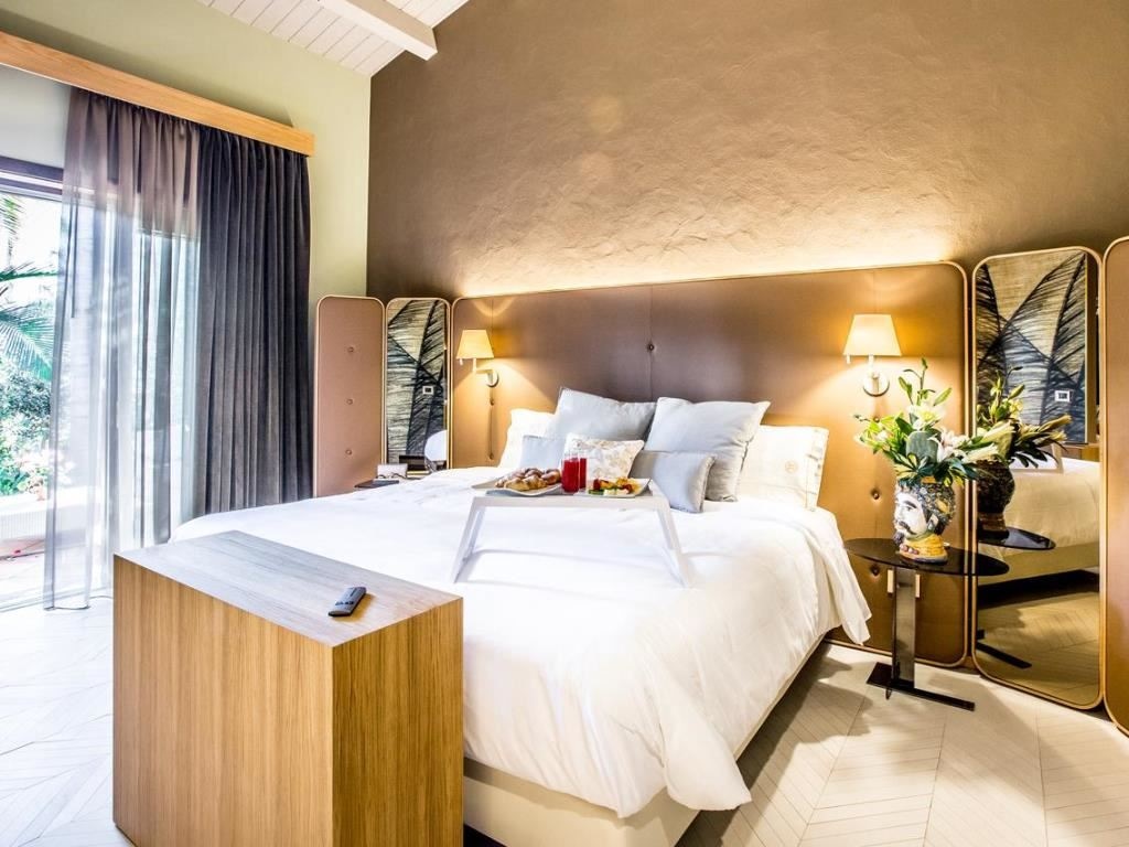 rooms-classic-room-wih-balcony