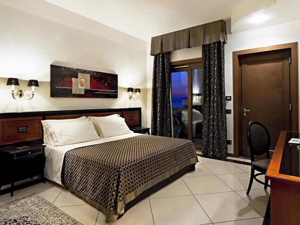 rooms-suite-panoramic-sea-view-with-terrace