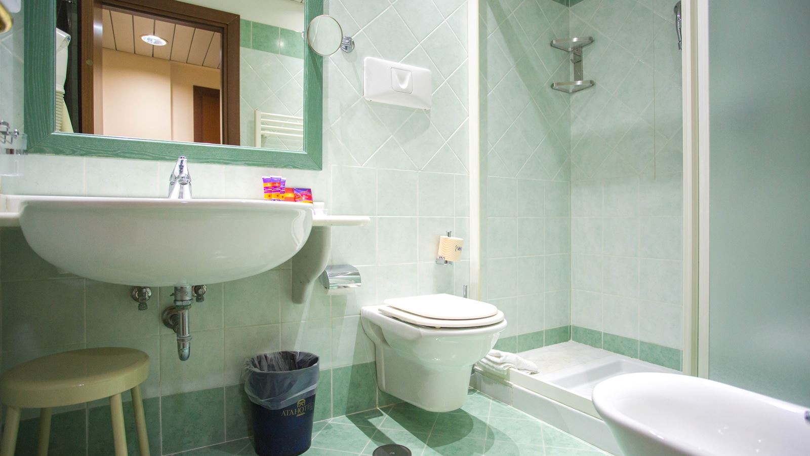 rooms-double-or-twin-standard