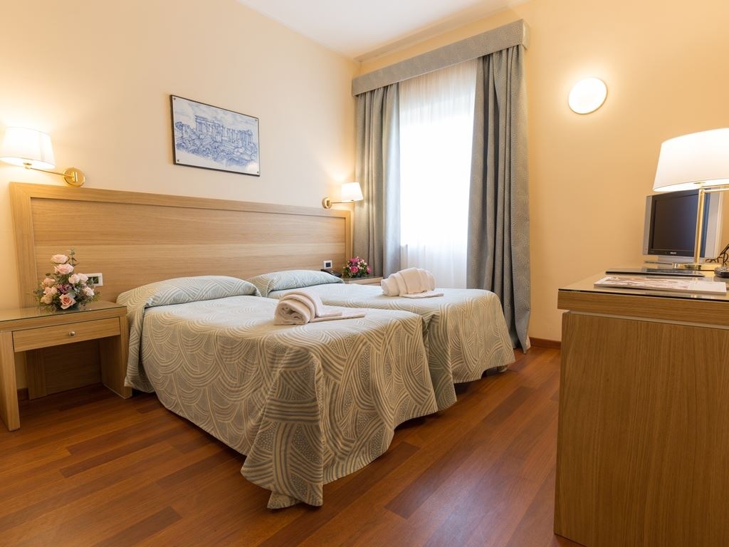 rooms-classic-room-3-pax