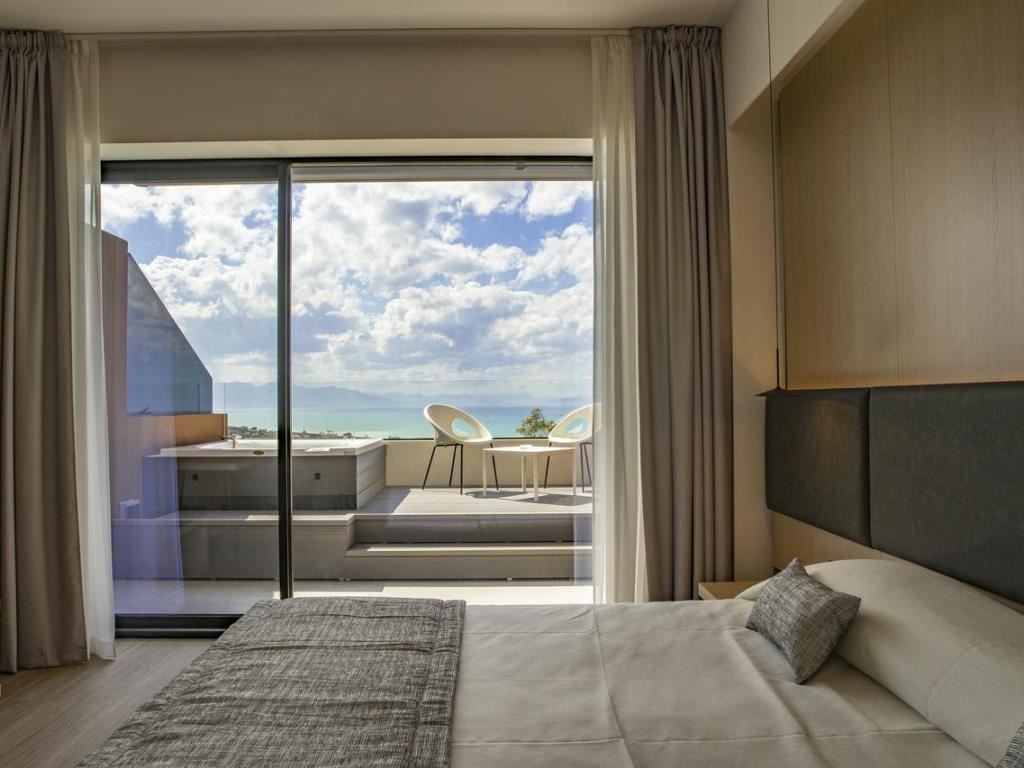 rooms-superior-room-sea-view-balcony