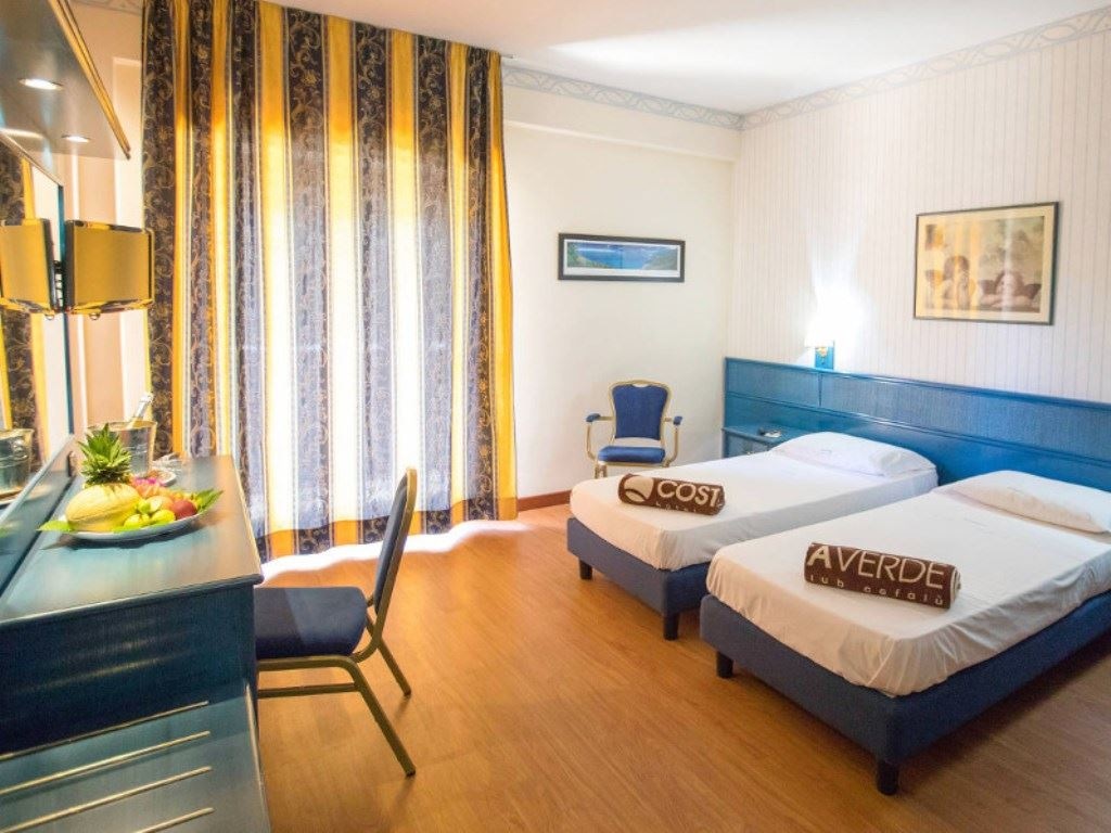 rooms-standard-room-mountain-view-with-balcony