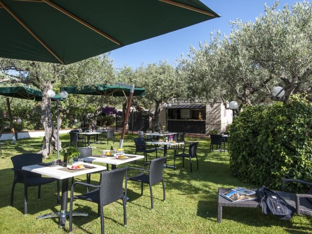 restaurants-restaurant