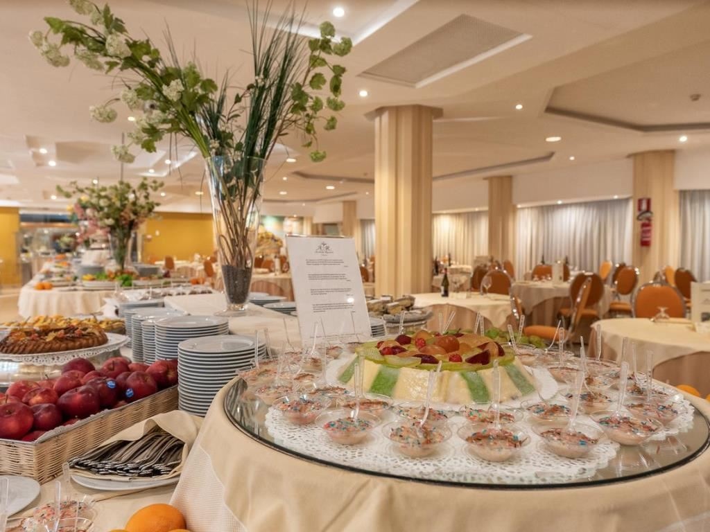 restaurants-restaurant