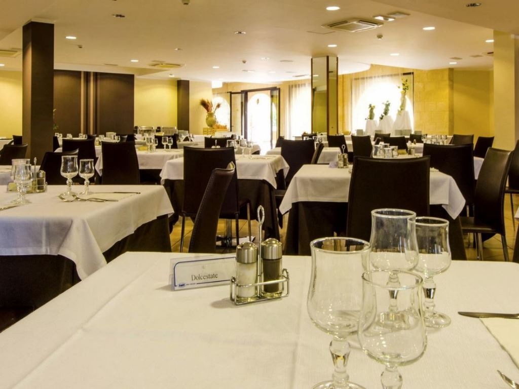 restaurants-restaurant