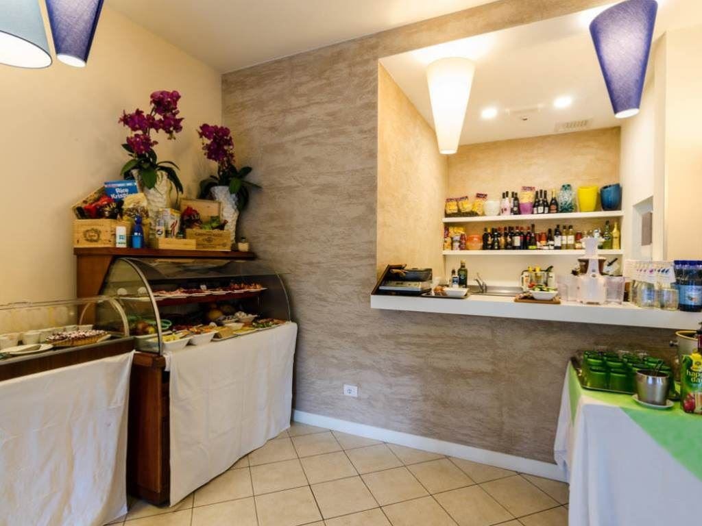 restaurants-restaurant