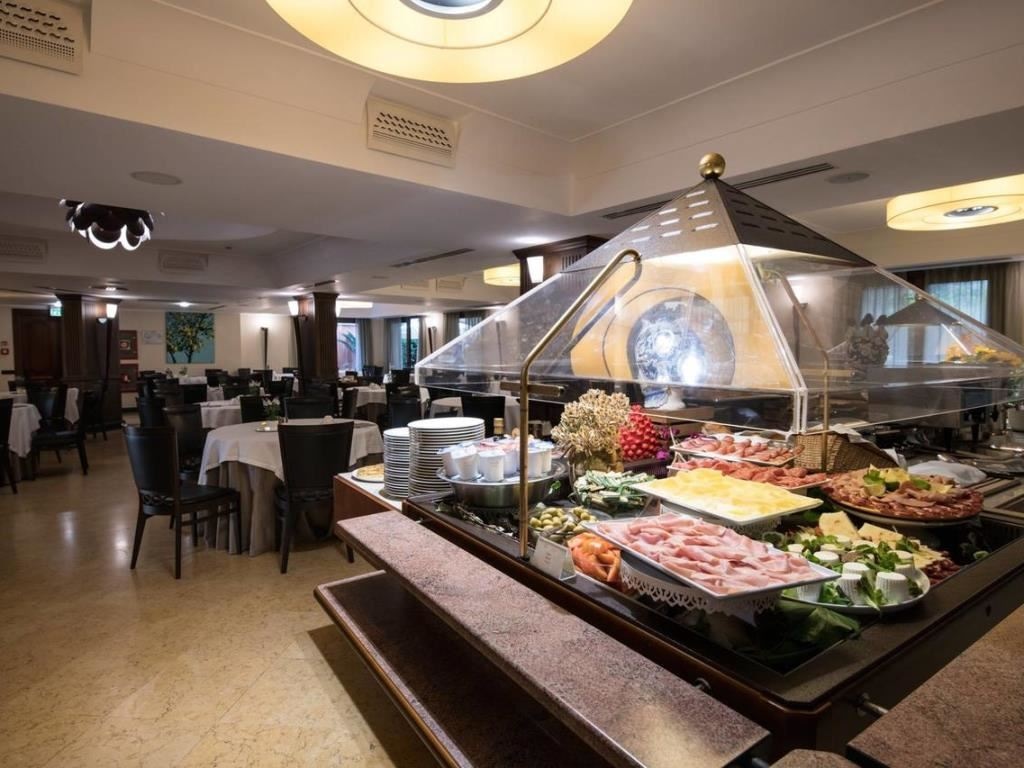 restaurants-restaurant