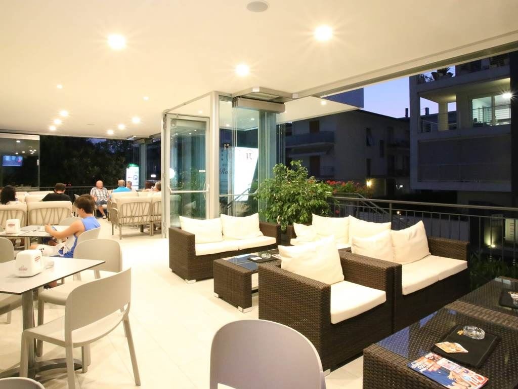 restaurants-restaurant