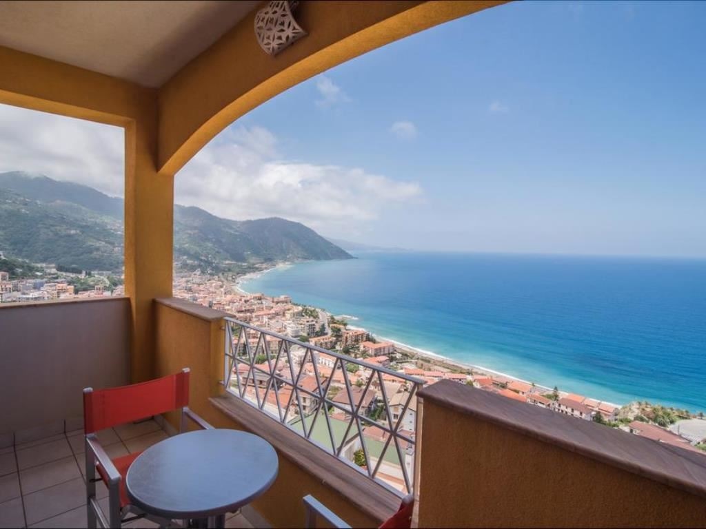 rooms-superior-room-sea-view-with-balcony-or-terrace