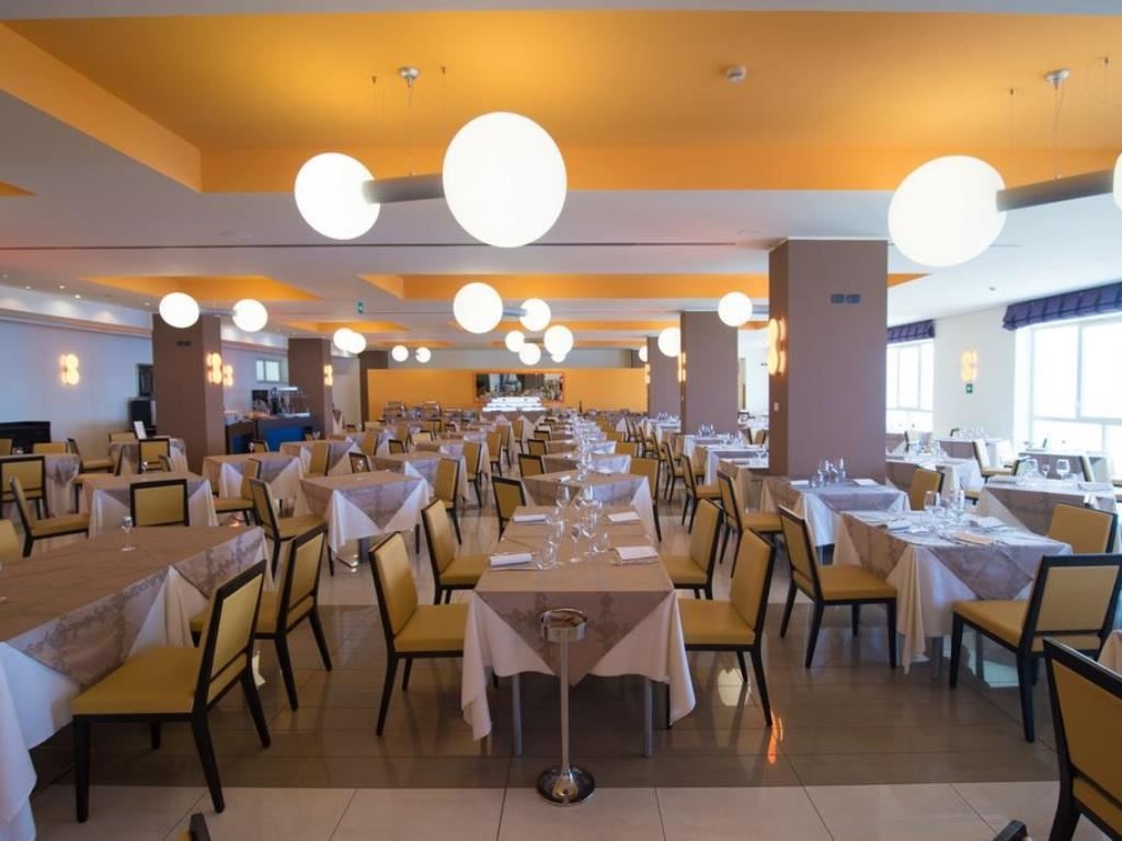 restaurants-restaurant