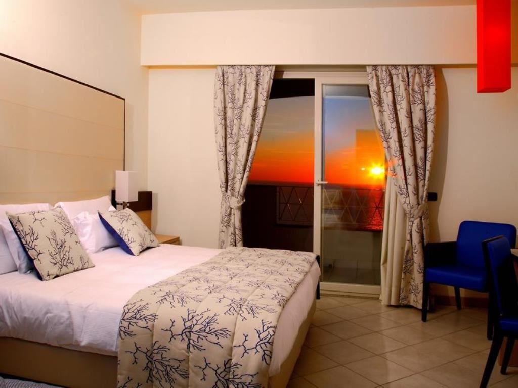 rooms-superior-room-sea-view-with-balcony-or-terrace-double-single-use