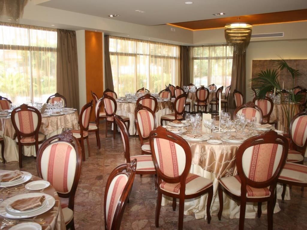 restaurants-restaurant