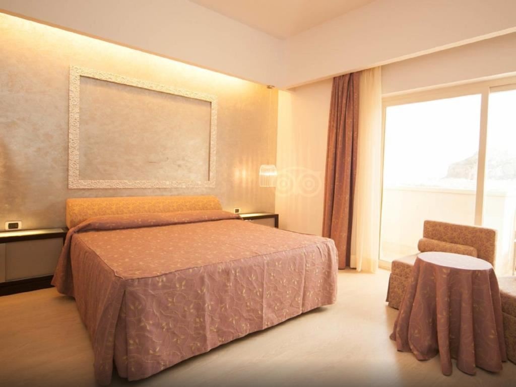 rooms-balcony-room-double-single-use