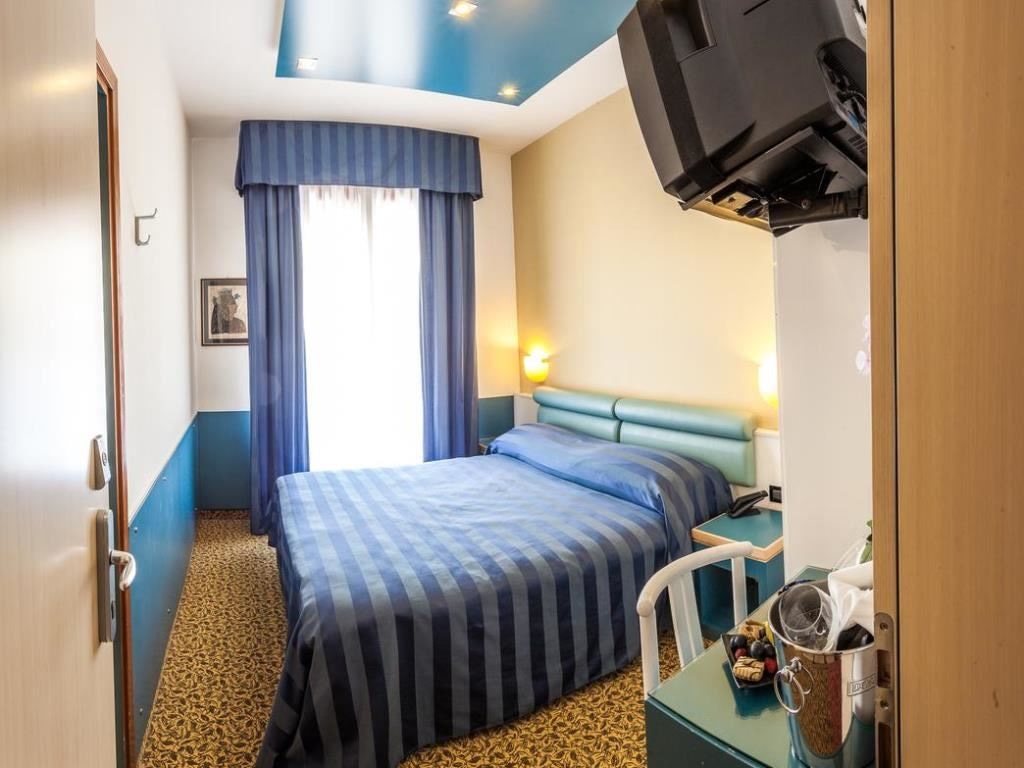 rooms-standard-room-balcony