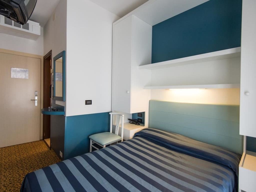 rooms-standard-room-balcony