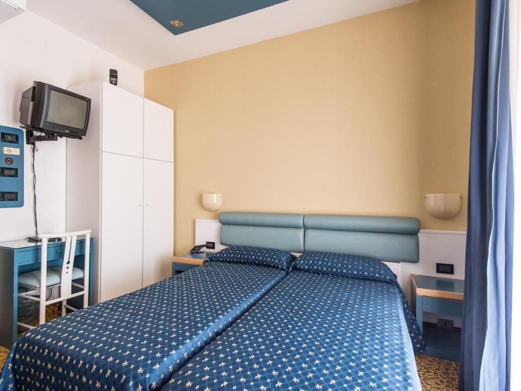 rooms-standard-room-balcony