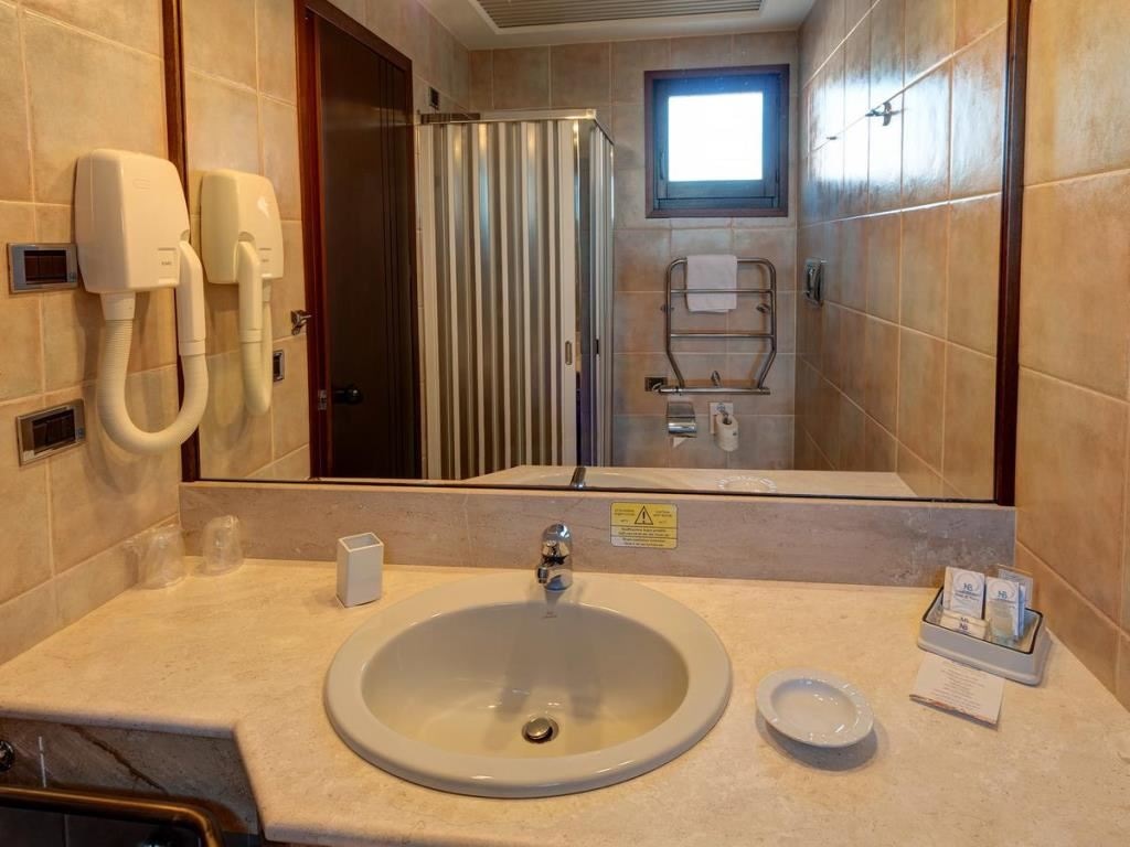 rooms-classic-standard-room-with-patio-or-terrace