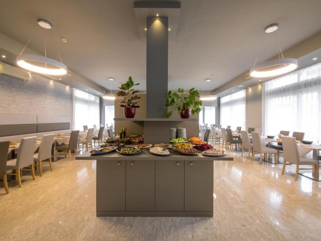 restaurants-restaurant