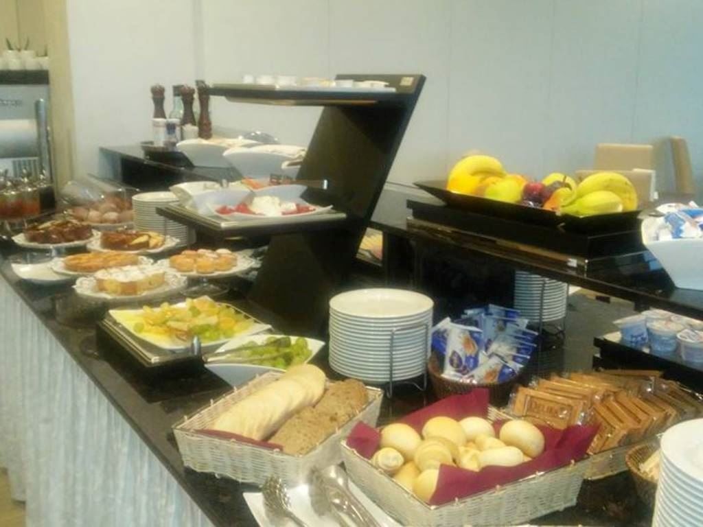 restaurants-restaurant