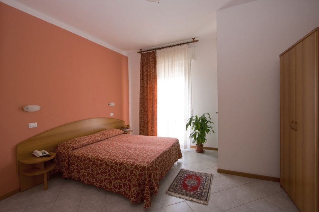 rooms-standard-room-with-balcony