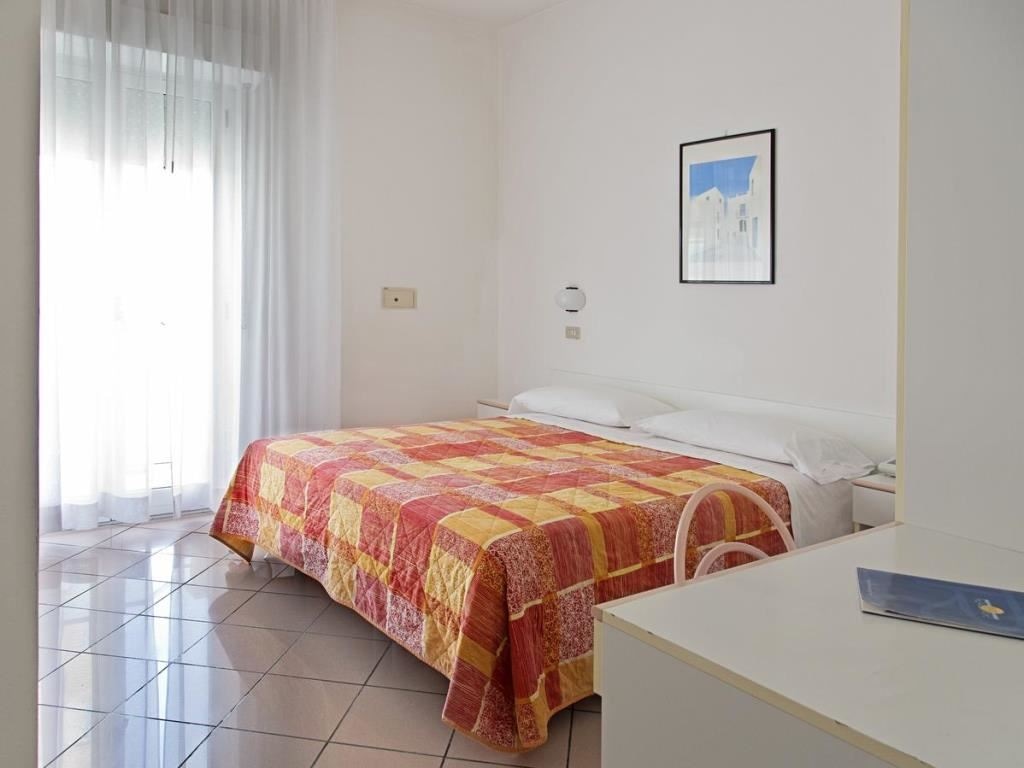 rooms-standard-room-with-balcony