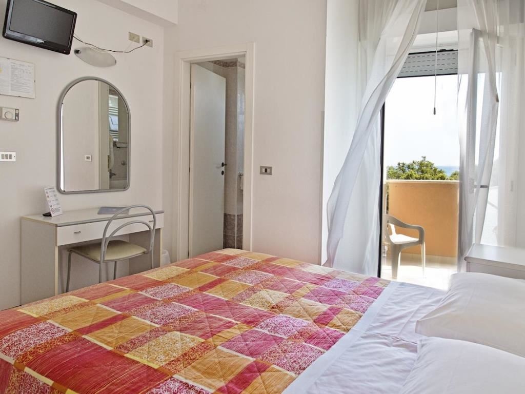 rooms-standard-room-with-balcony