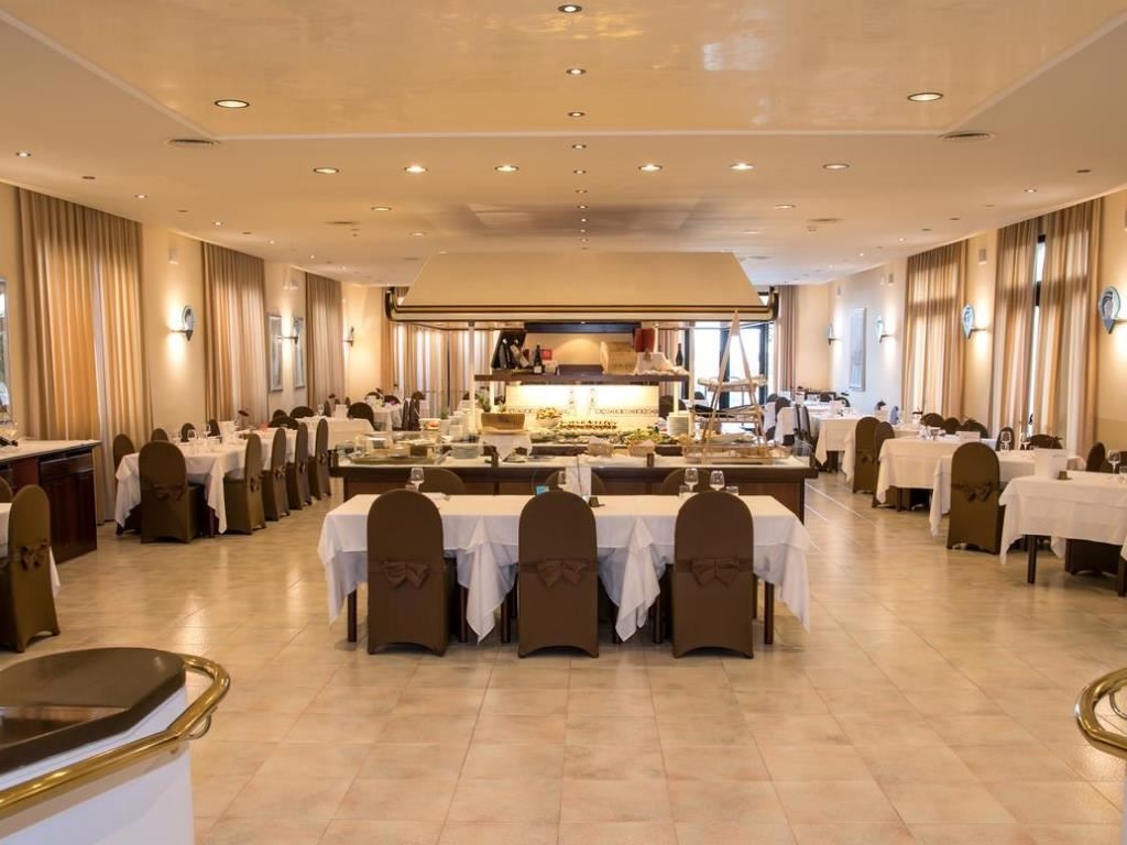 restaurants-restaurant