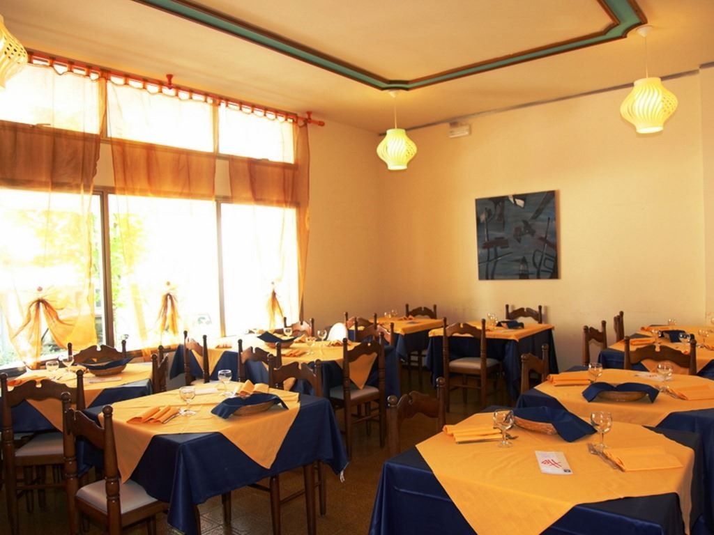 restaurants-restaurant