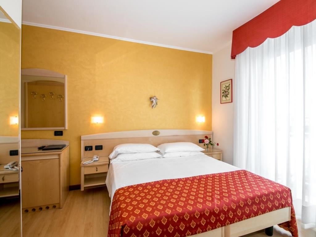 rooms-standard-room-with-balcony