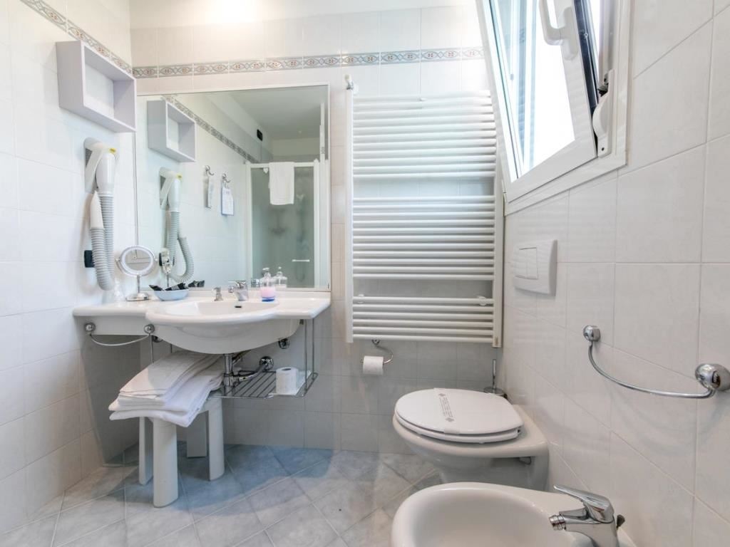 rooms-standard-room-with-balcony