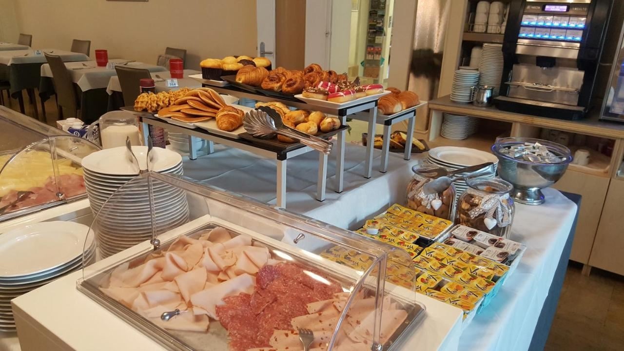 restaurants-restaurant