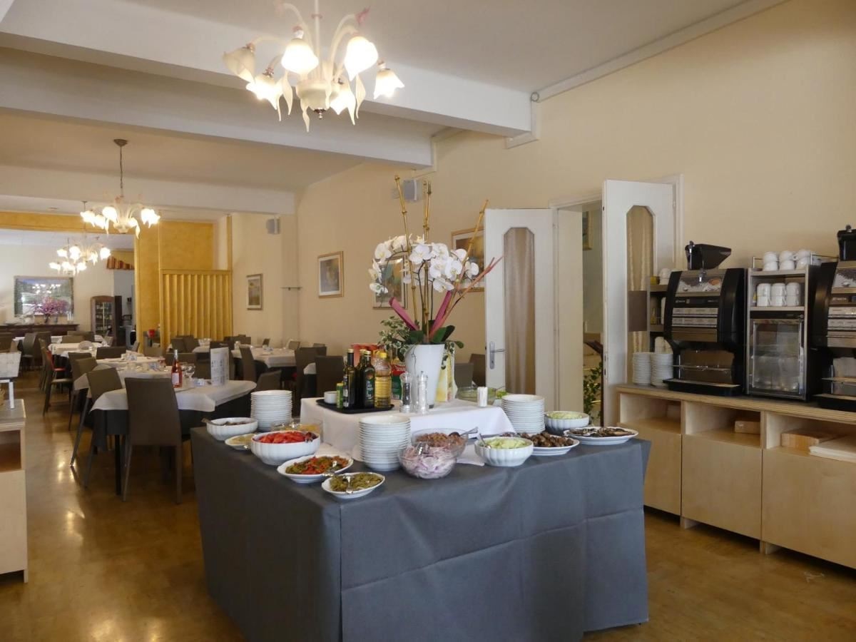 restaurants-restaurant