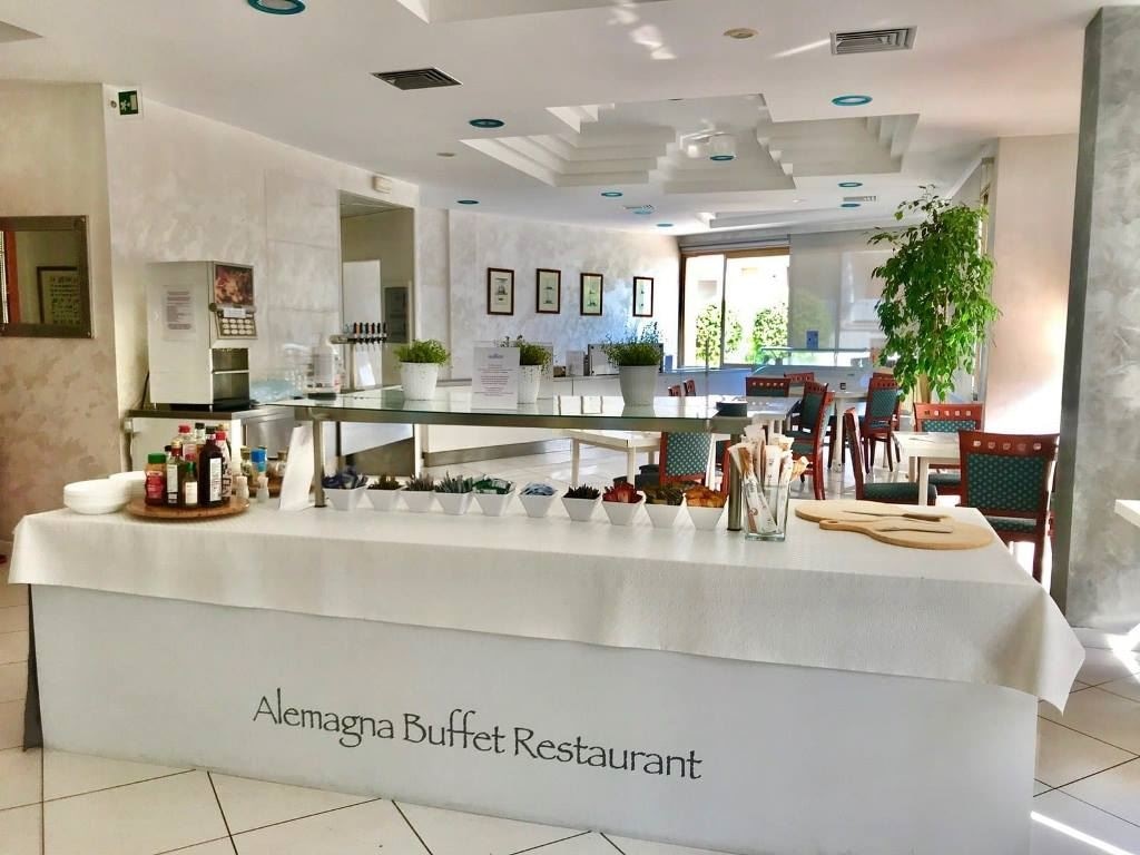 restaurants-restaurant