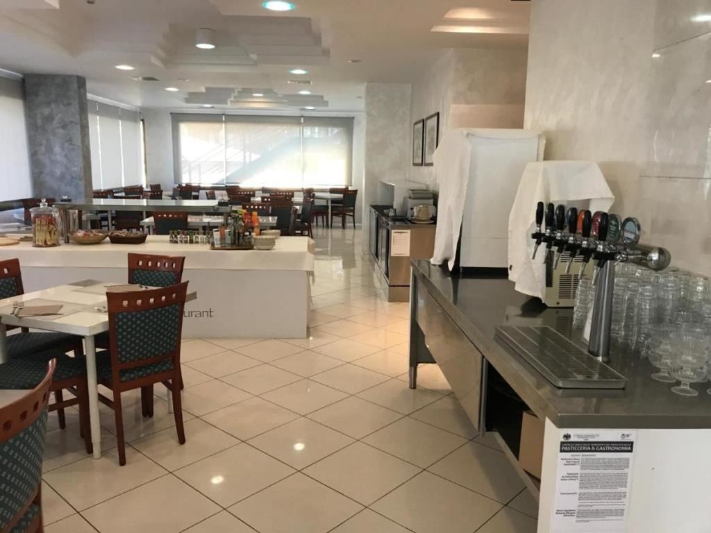 restaurants-restaurant