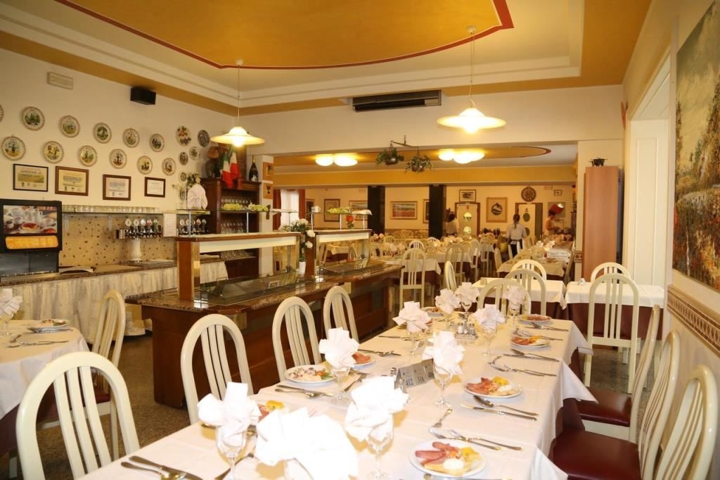 restaurants-restaurant