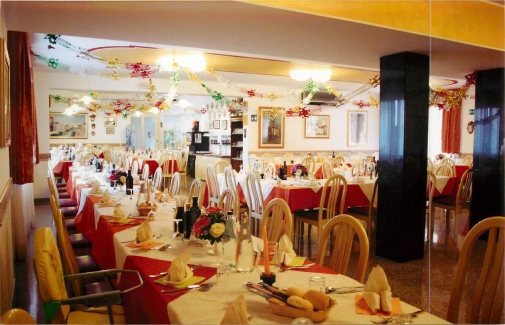 restaurants-restaurant