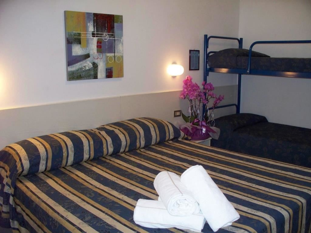 rooms-standard-room